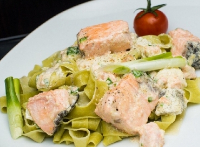Pasta with salmon - quick and delicious 